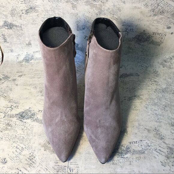 Etienne Aigner suede booties - Picture 4 of 13